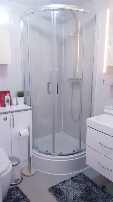 Leilighet Lovely 2 Bedroom Flat In The Heart Of Water Wimbledon