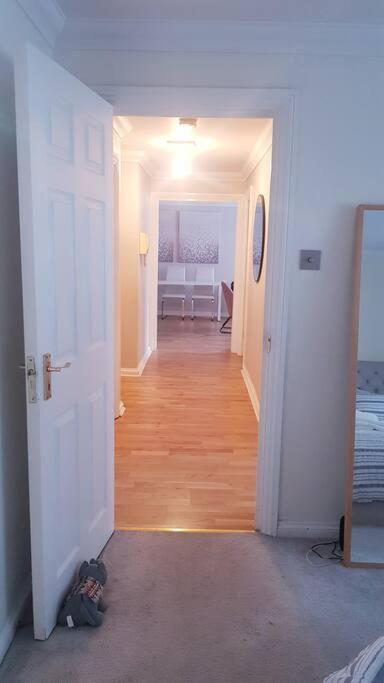 Leilighet Lovely 2 Bedroom Flat In The Heart Of Water Wimbledon London