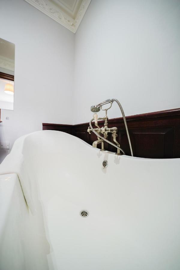 Classic Paddington 2-bedroom London
