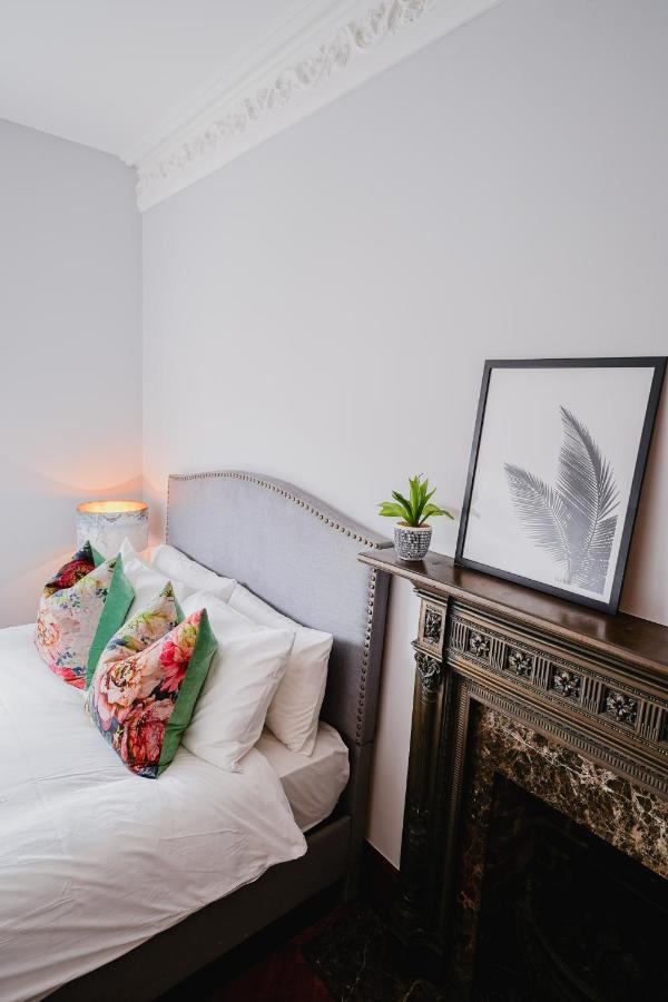 Apartment Classic Paddington 2-bedroom London
