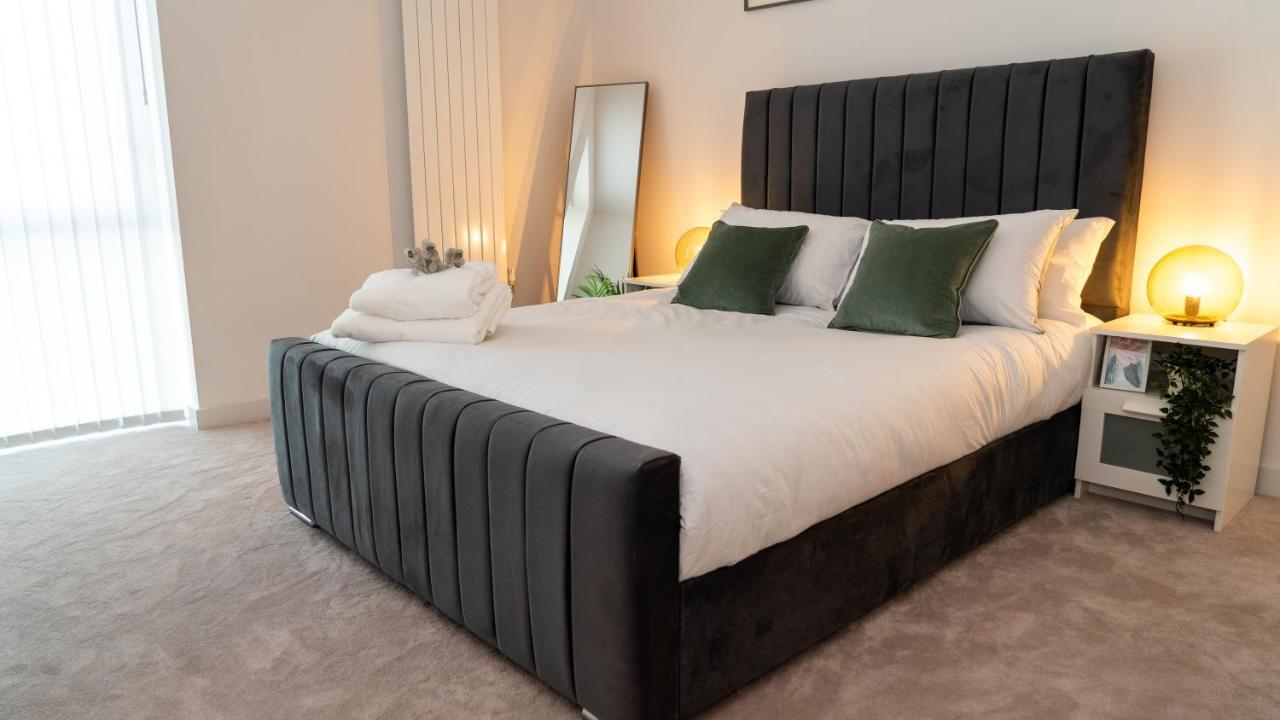 Lovely 1-bedroom With River & View. Apartment *