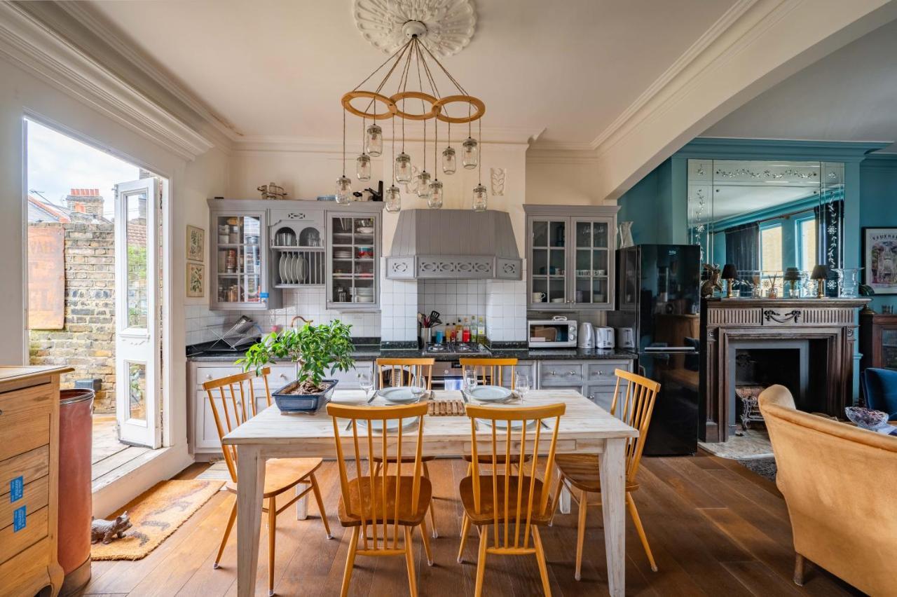 Ferienhaus Charming With Roof Terrace In East By Underthedoormat