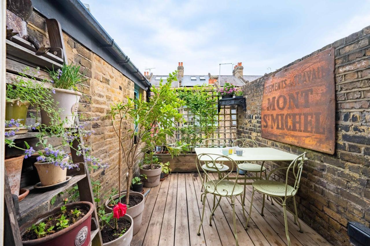 Charming With Roof Terrace In East By Underthedoormat Ferienhaus London