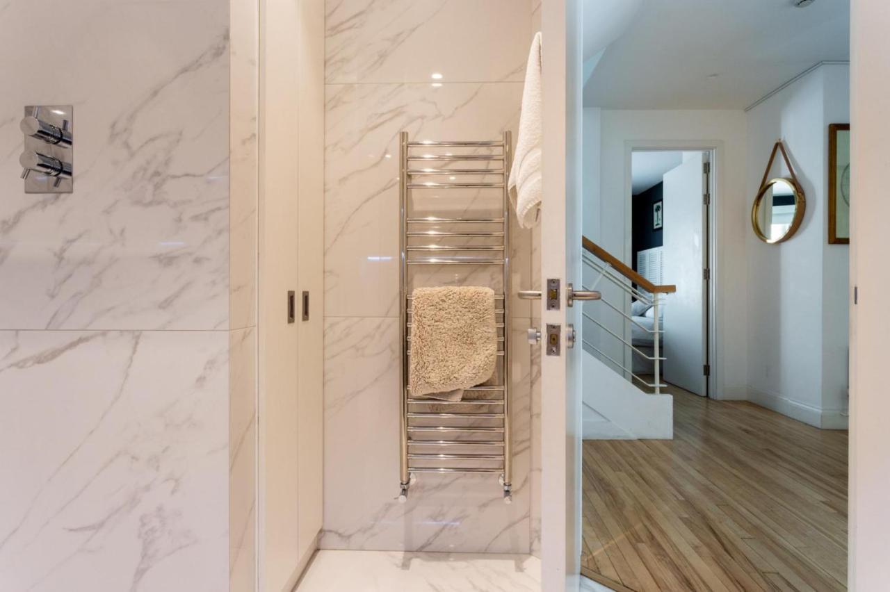 Сasa de vacaciones New Stunning 5bd Mews House