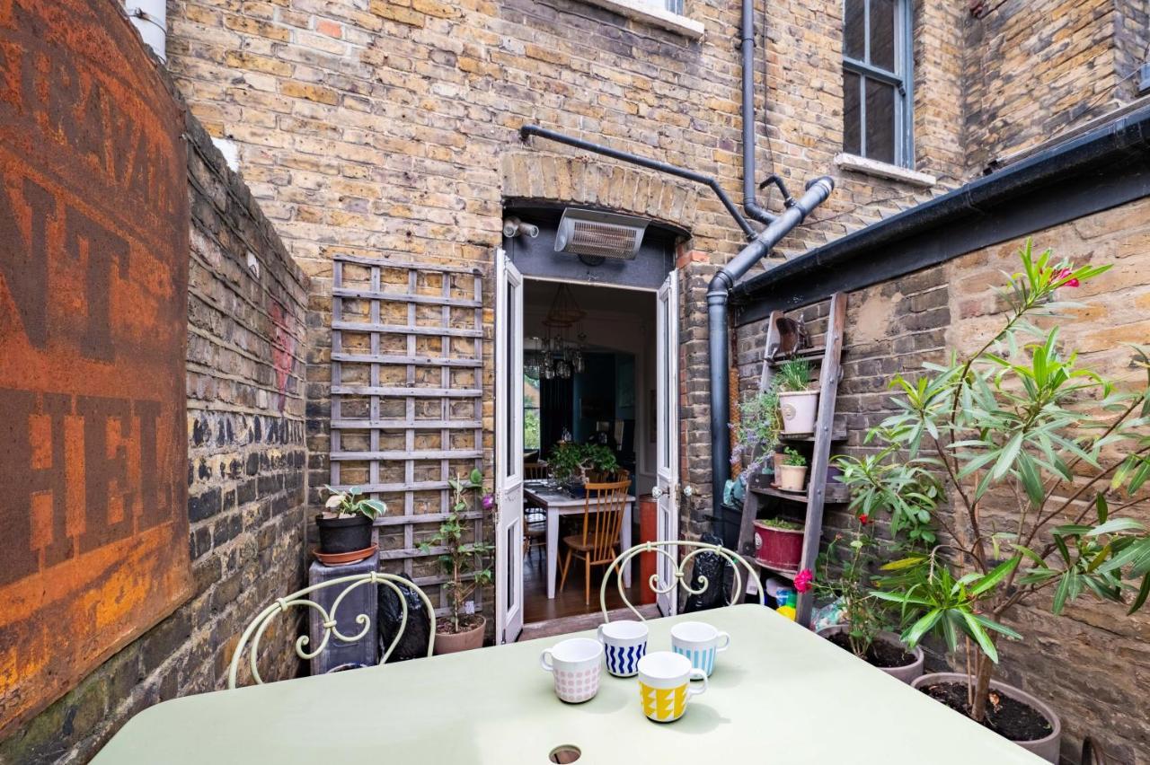 Ferienhaus Charming With Roof Terrace In East By Underthedoormat *
