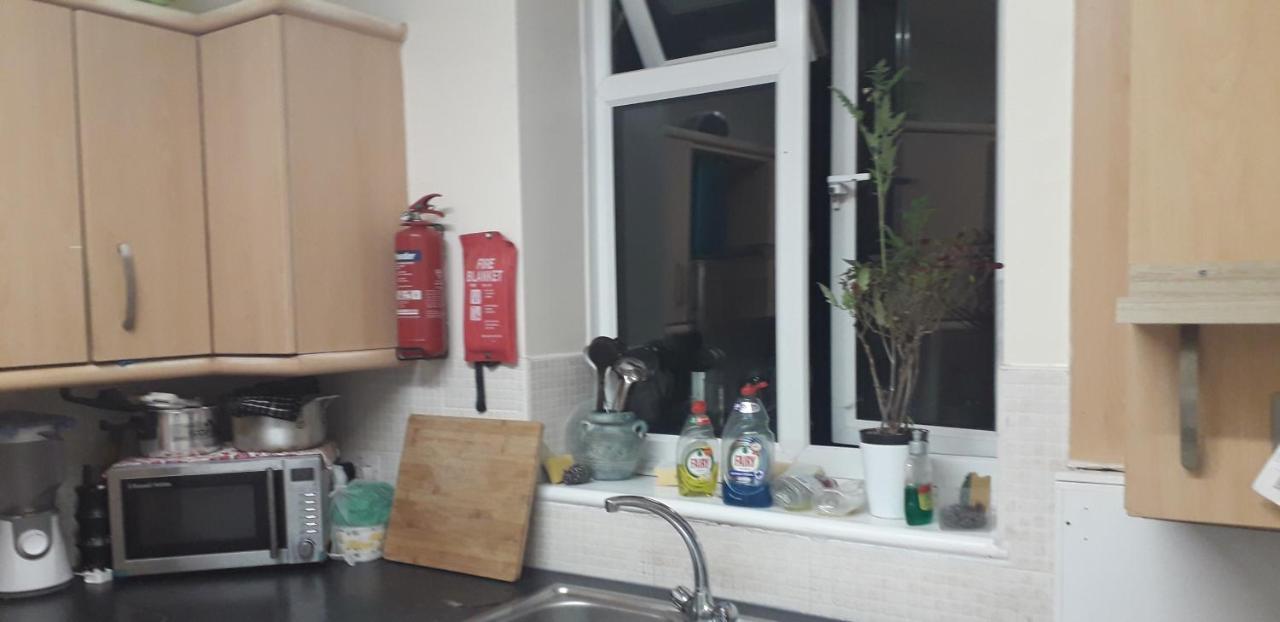 7, Cranehouse Brangbourne Road One Big Double Available On Reasonable Price, Shared Flat Appartement