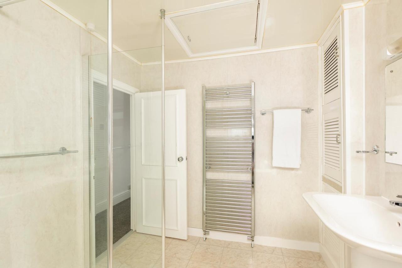 Skyvillion - 2 Bed In Finchley- 2 Mins Walk To East Finchley Tube Station Appartement Londen