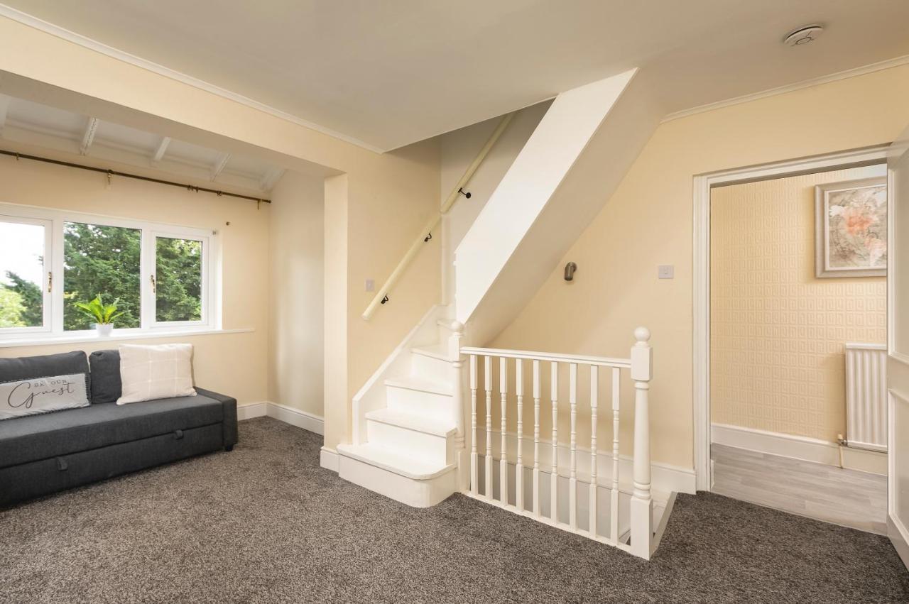 Skyvillion - 2 Bed In Finchley- 2 Mins Walk To East Finchley Tube Station * Londen
