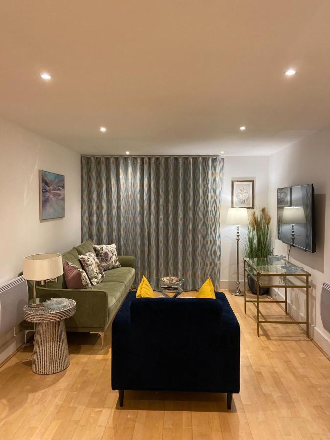 Fabulous 2 Bed In Vauxhall Apartment London