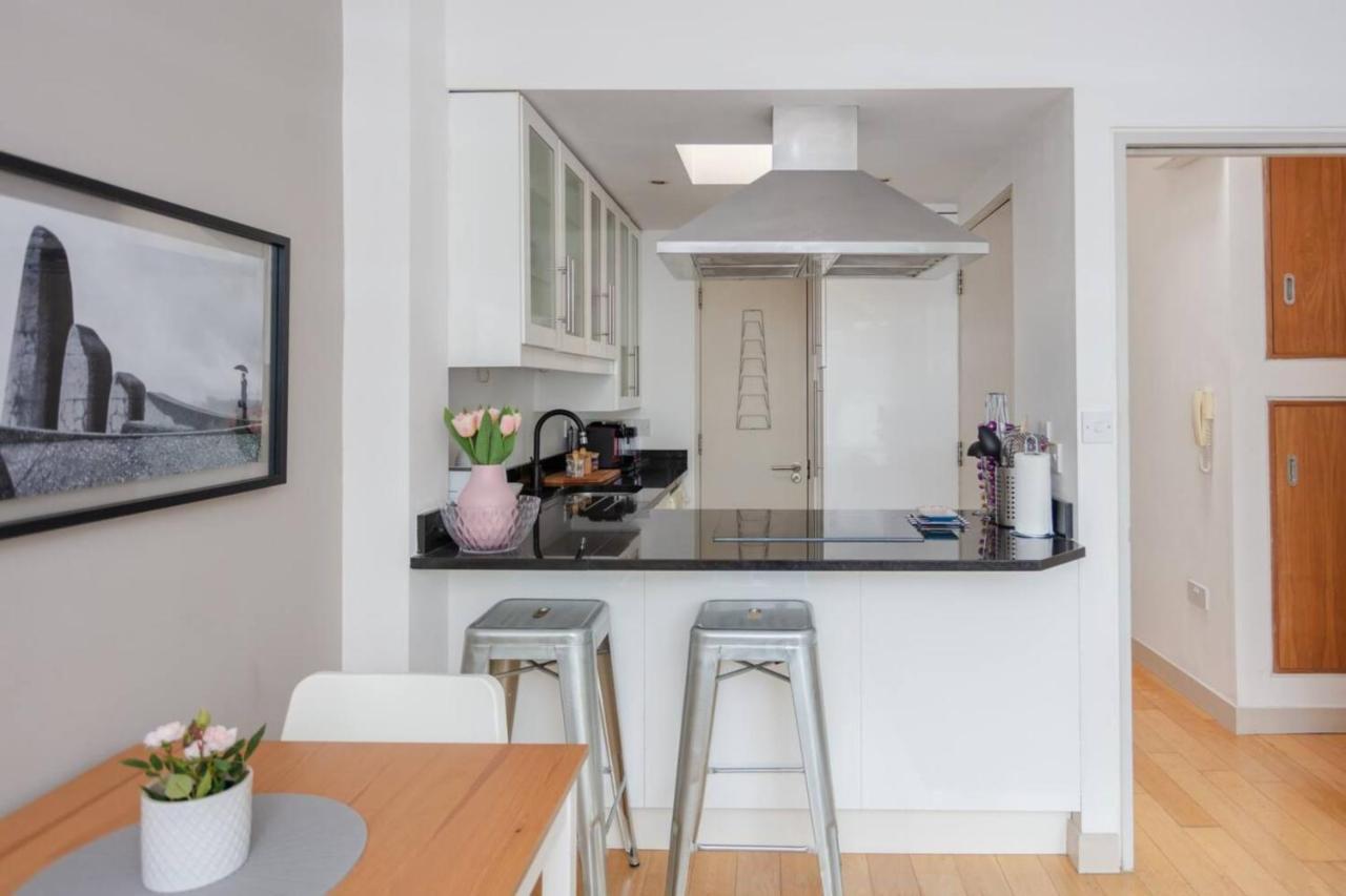 Stylish 1 Bedroom Near Northcote Road Apartment *