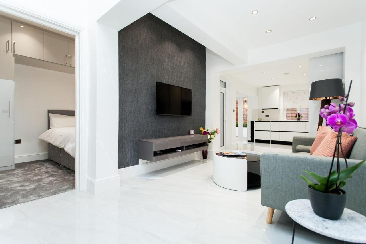 Luxury Escapes @ Victoria *