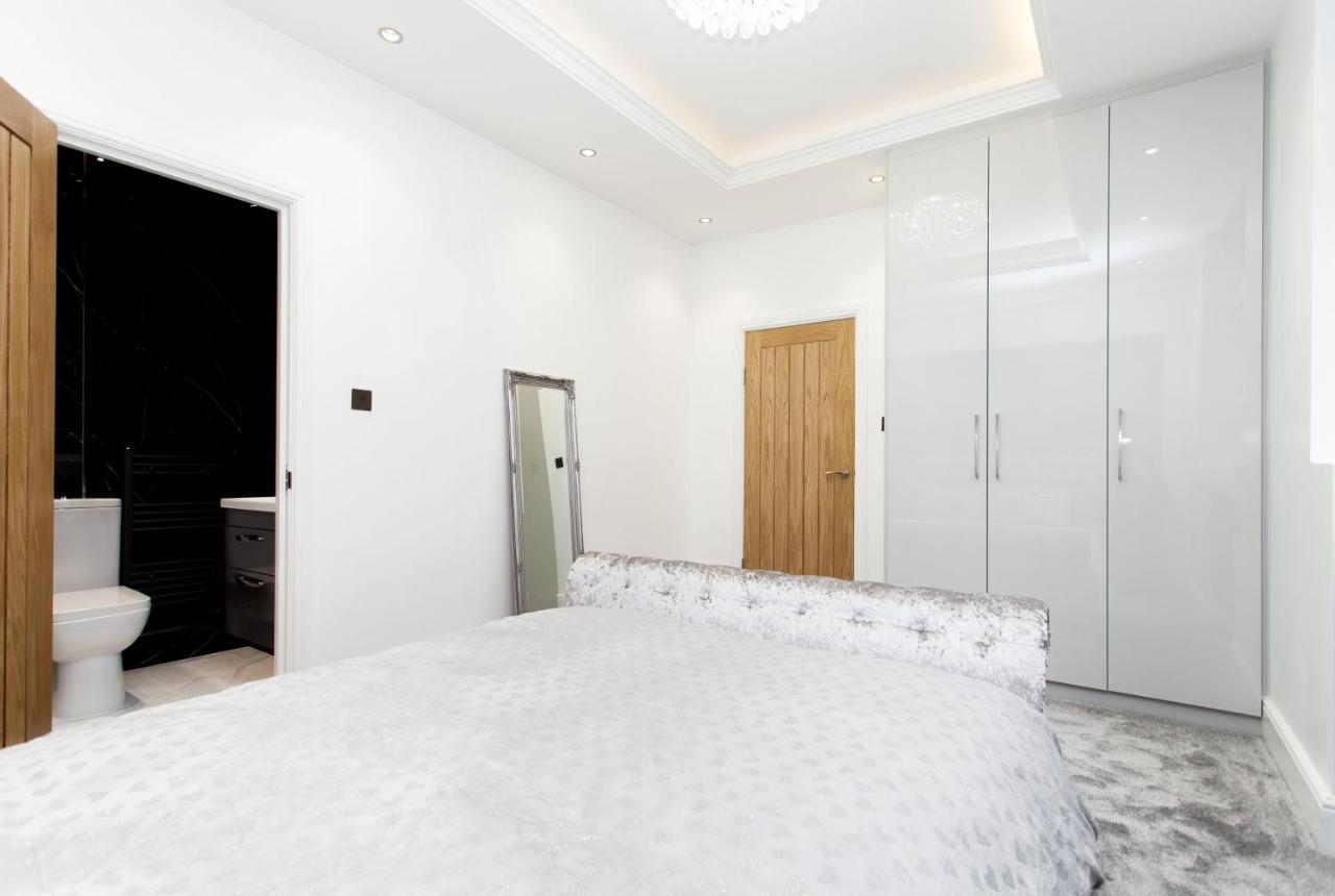 Luxury Escapes @ Victoria Londen