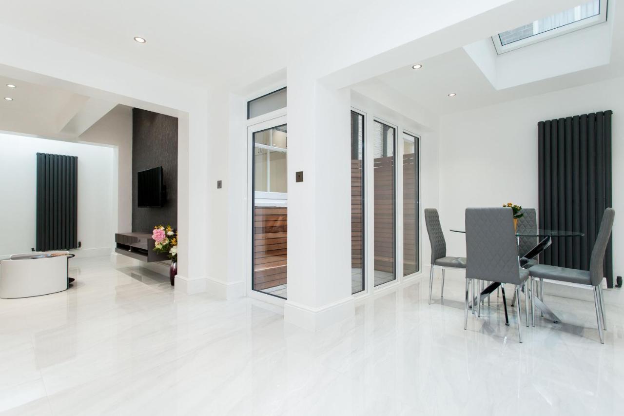 Luxury Escapes @ Victoria *