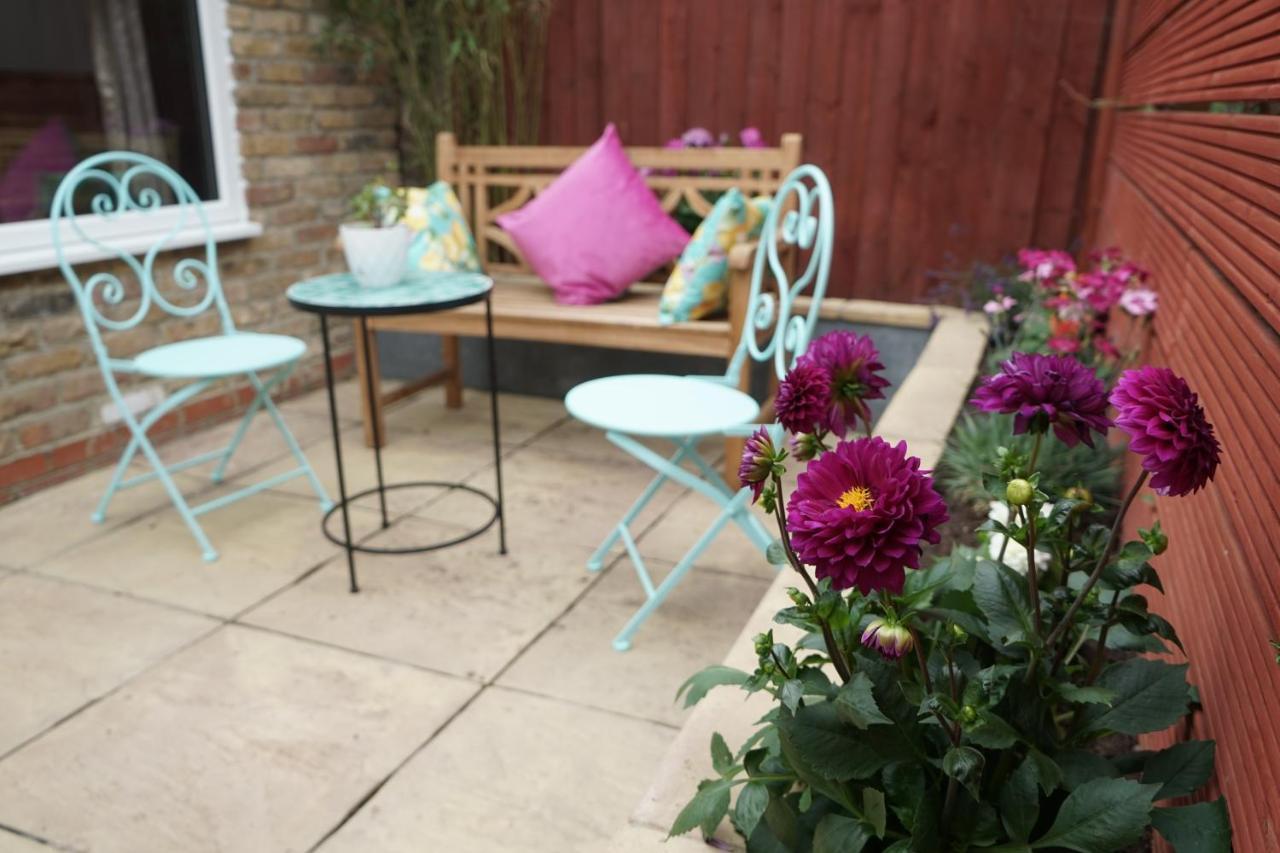 Luxury Garden Sleep 6, 2 Mins To Metro