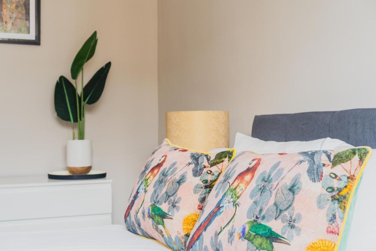 Baker Street Apartment London