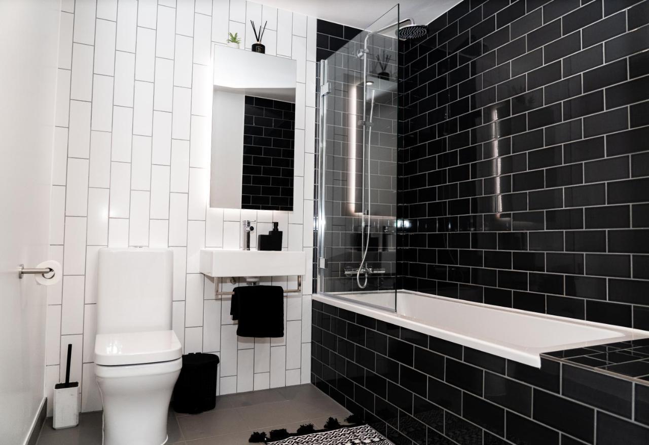 Lovely 1-bedroom With River & View. Apartment *
