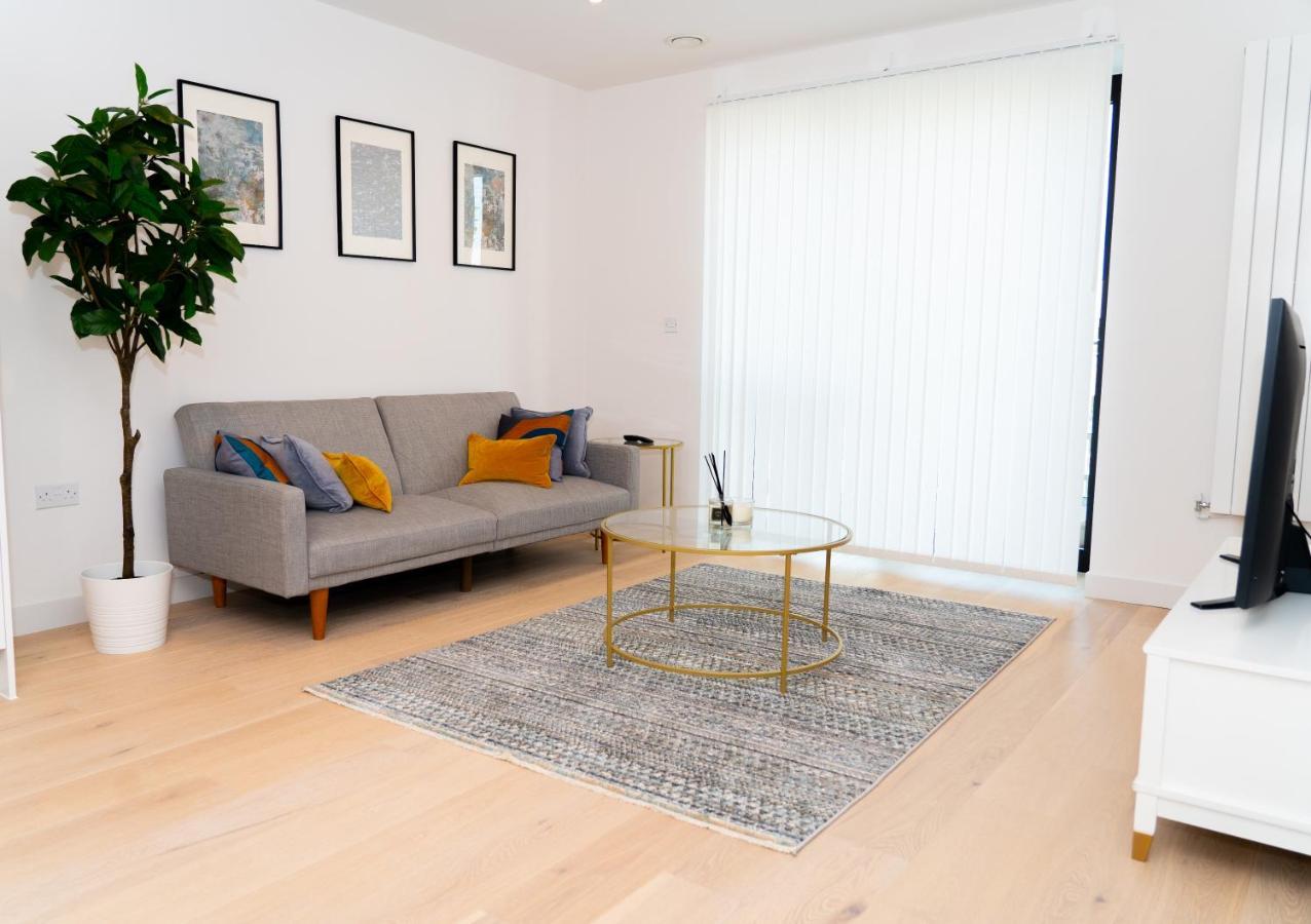 Lovely 1-bedroom With River & View. Apartment London