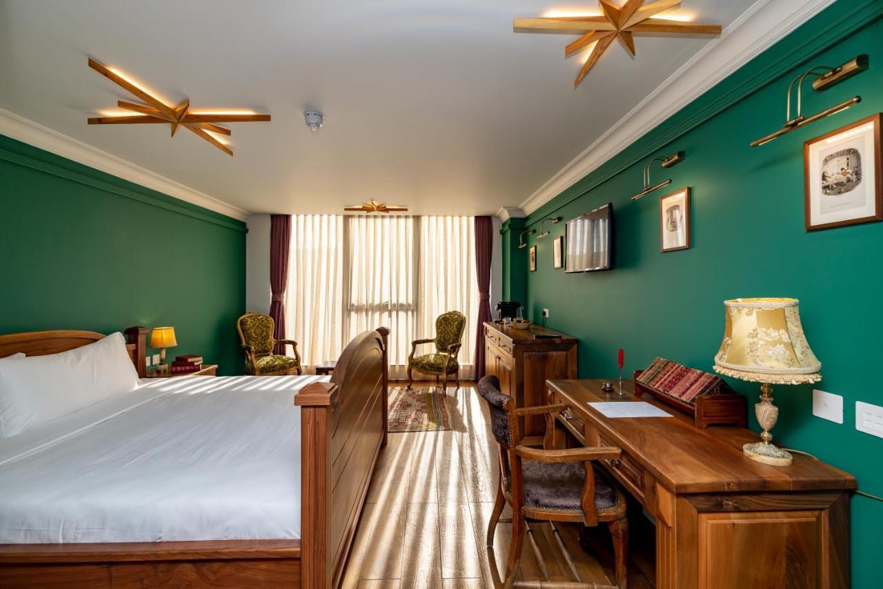 Hotel Limehouse Library London