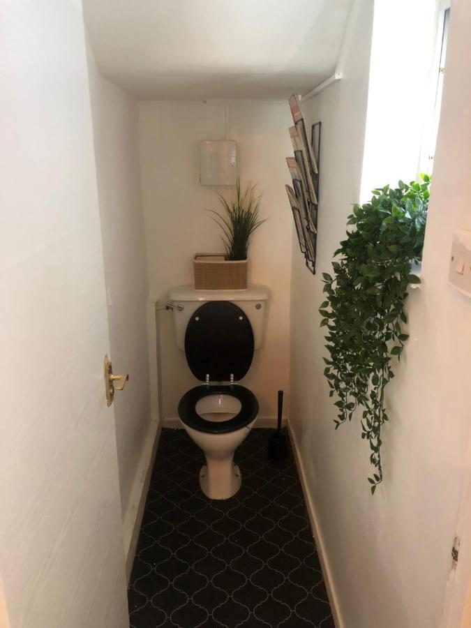 3 Bedroom Garden In East * London