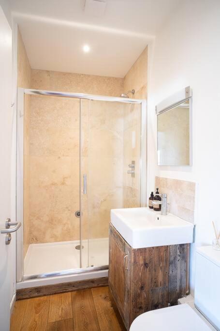 Appartement Penthouse At The Old Tea Factory Londen