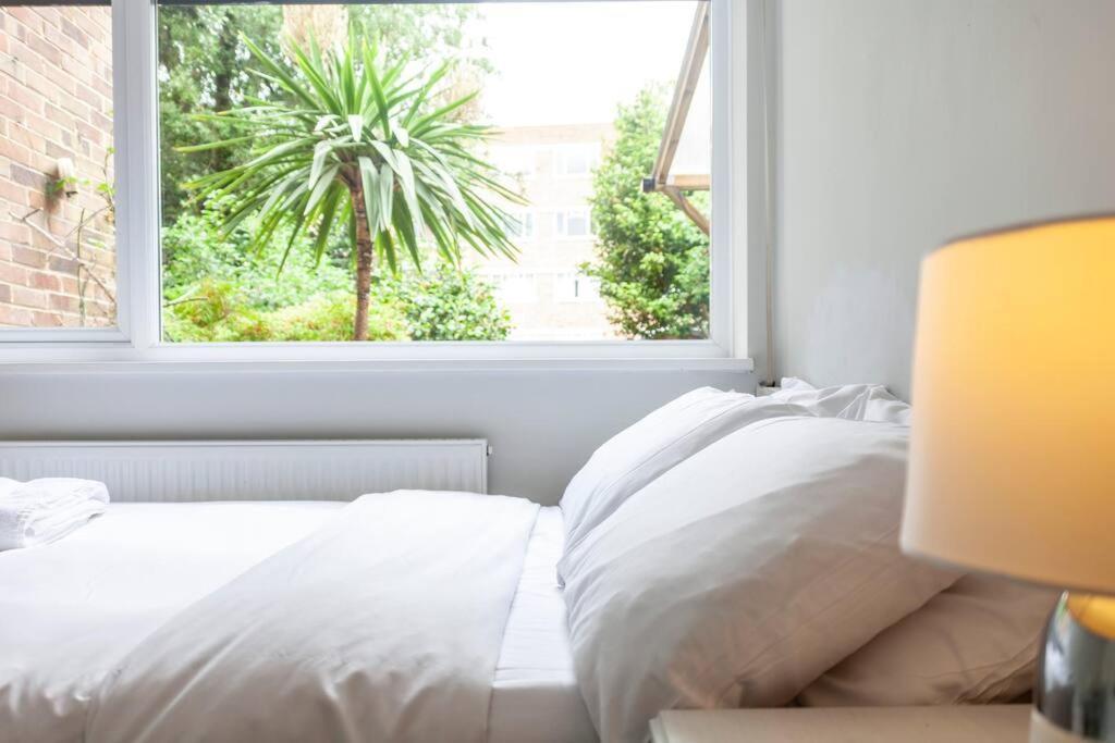 Ferienhaus Newly Refurbished 5 Bdr House Wgarden And Parking *