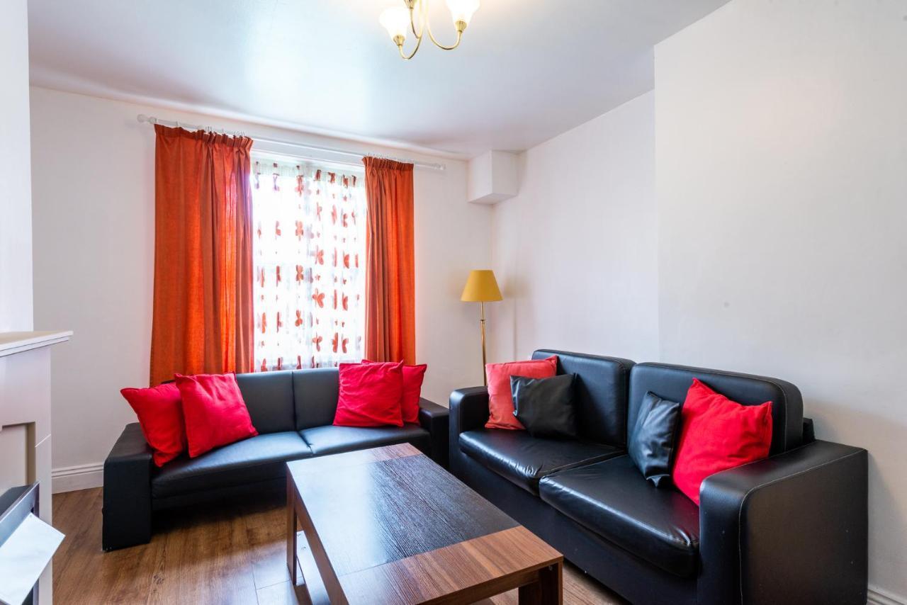 Spacious Shepherds Bush With Garden London