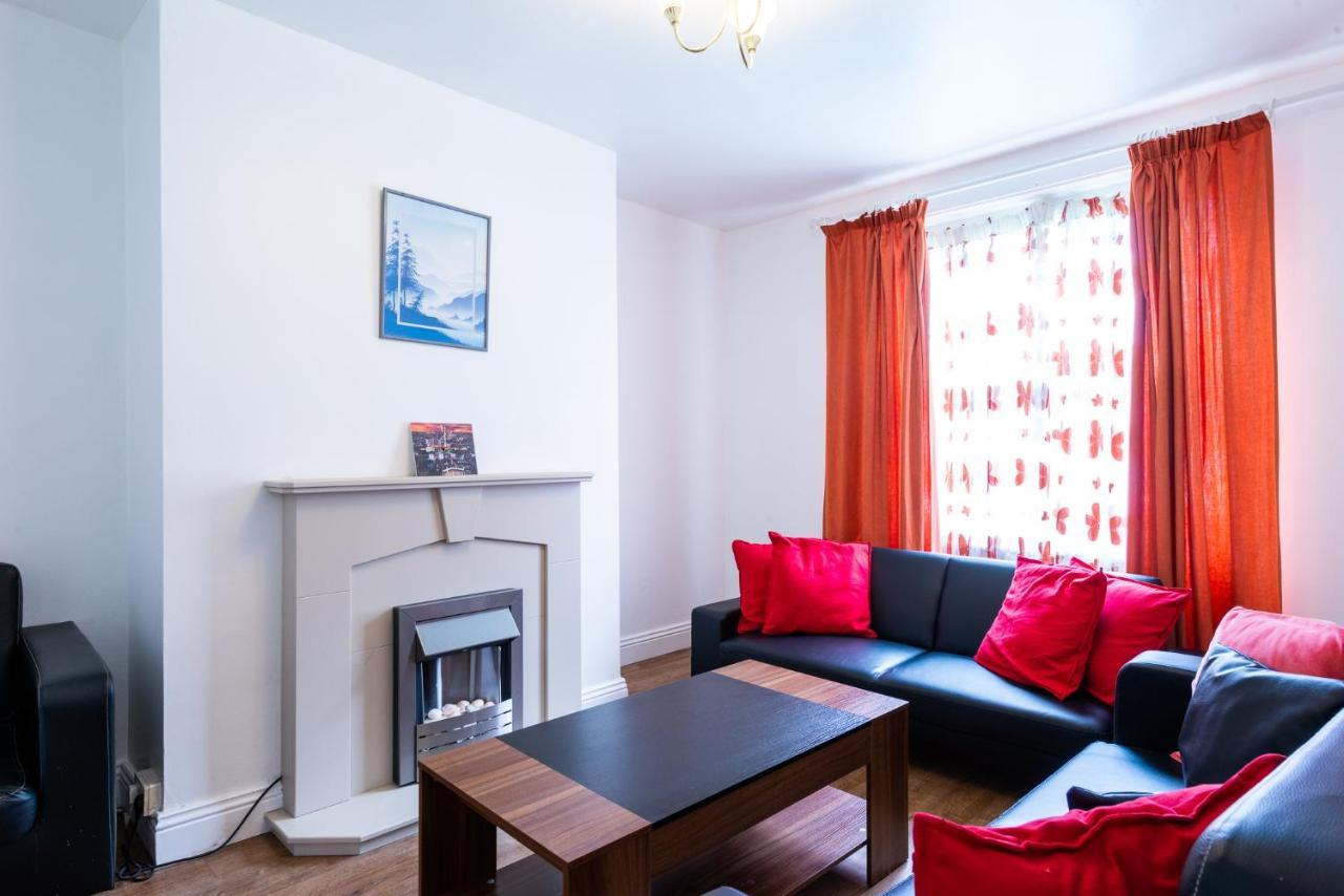 Spacious Shepherds Bush With Garden Apartment *