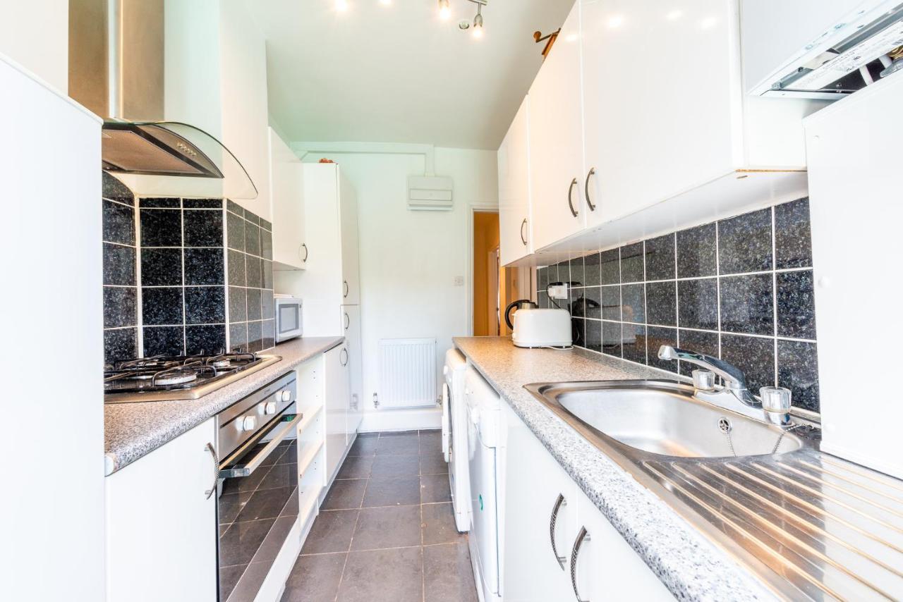 Spacious Shepherds Bush With Garden London