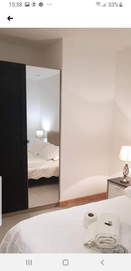 Jadwin Beautiful Share Toilet 2 People Campo de lujo Londres
