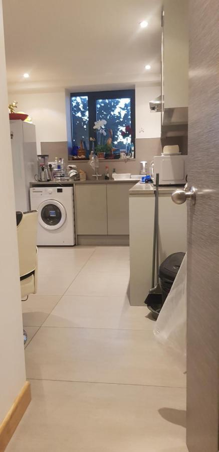 Campo de lujo Jadwin Beautiful Share Toilet 2 People *