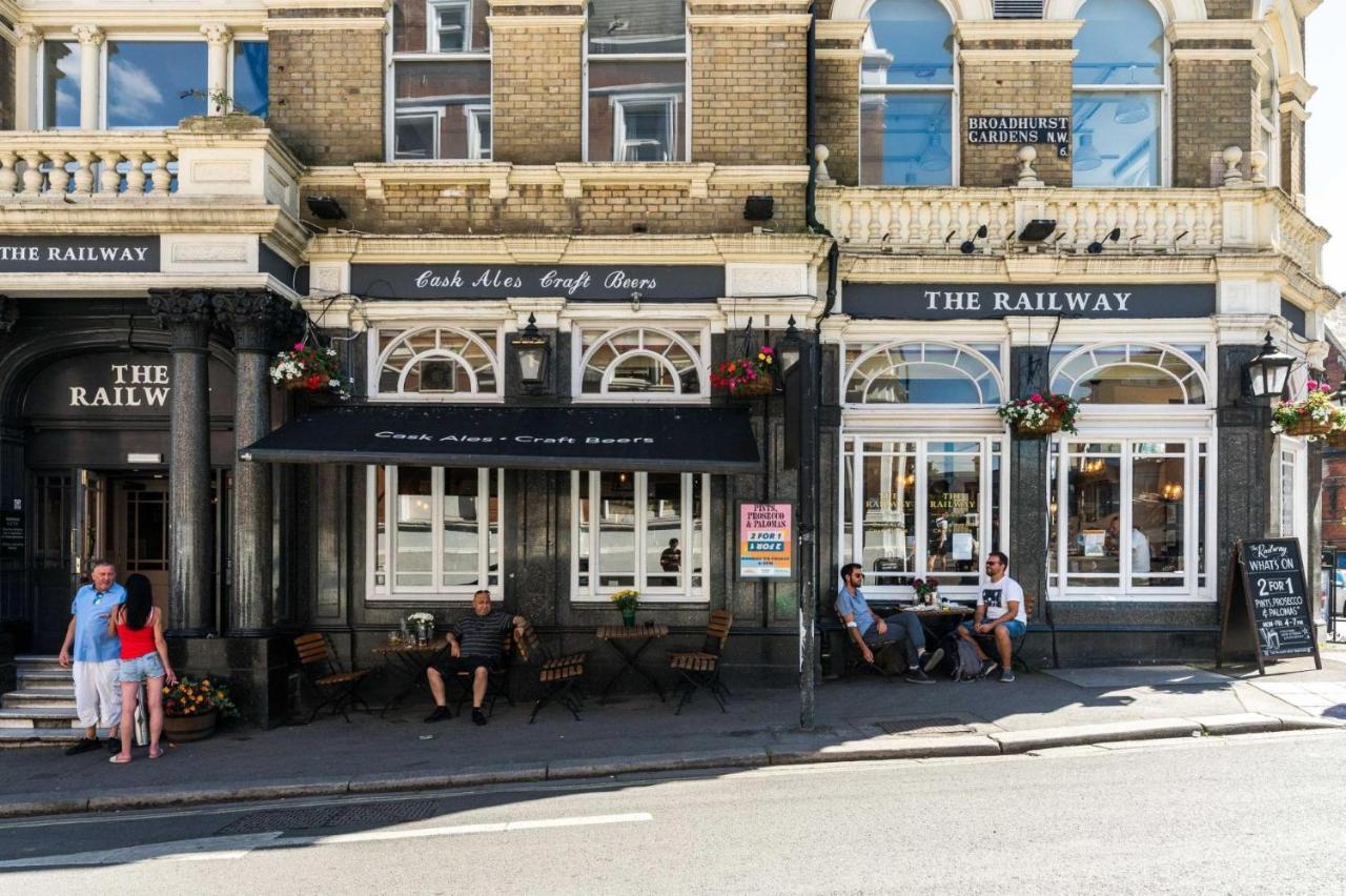 Apartamento Fantastic 3 Bedroom Flat West Hampstead Londres