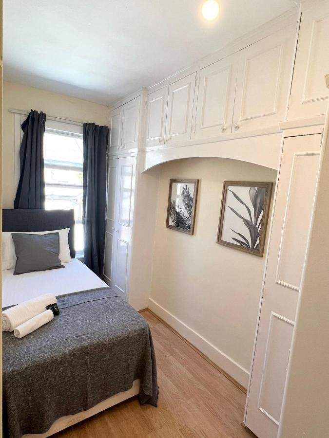 Guest house Amazing New House In *