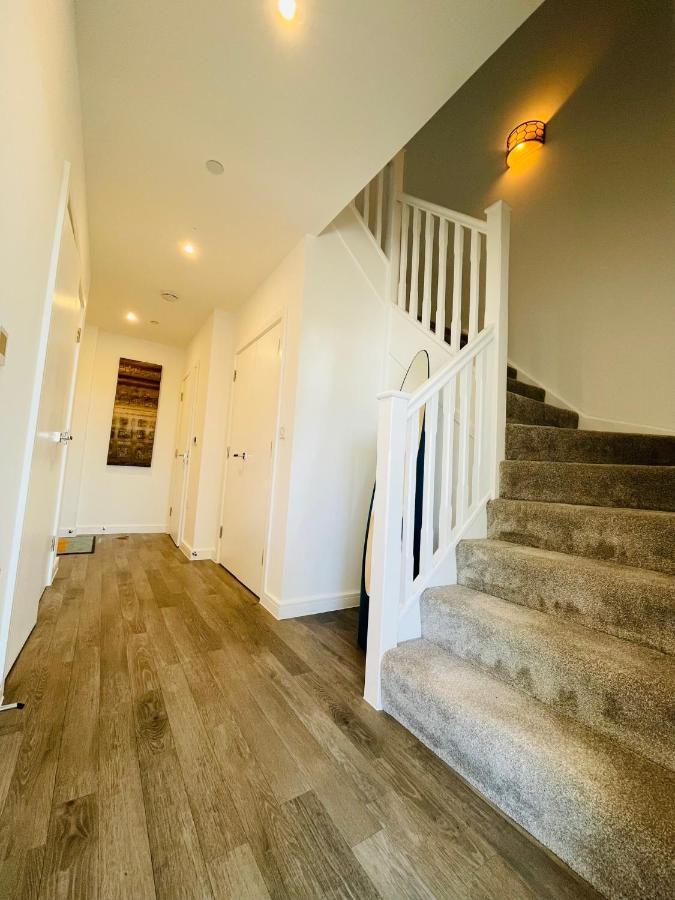 Modern Penthouse Flat With Free Indoor Parking Appartement *