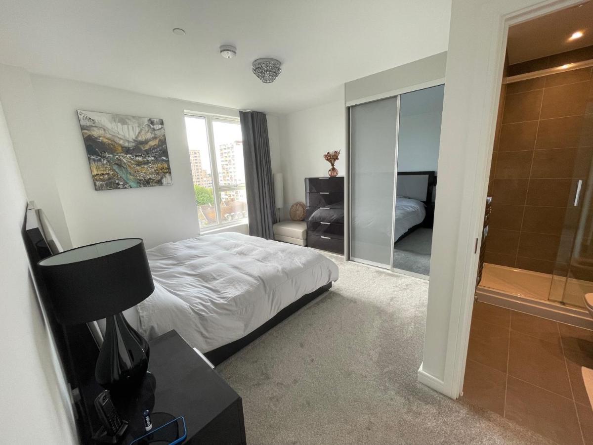Appartement Modern Penthouse Flat With Free Indoor Parking *