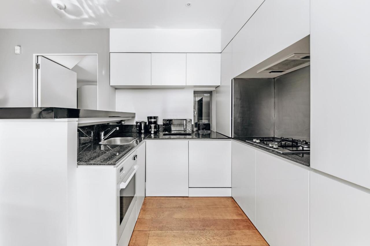 Interior-designer With 2 Terraces Leilighet