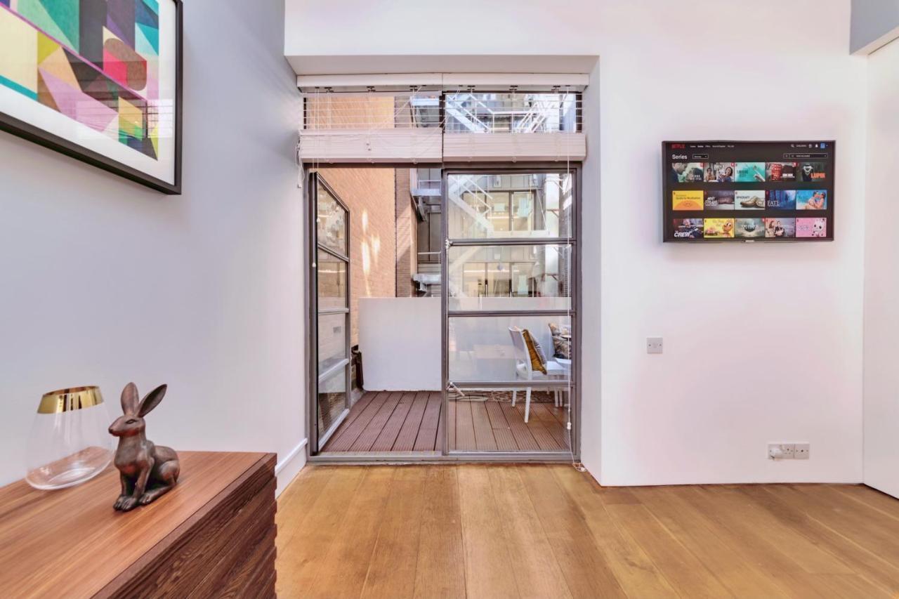 Interior-designer With 2 Terraces Leilighet London