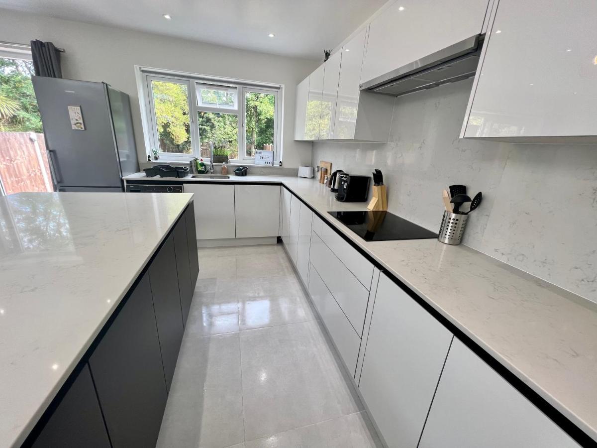 Feriehus Wembley Stadium 5 Star Brand New Luxury Sleeps 14 With Parking London