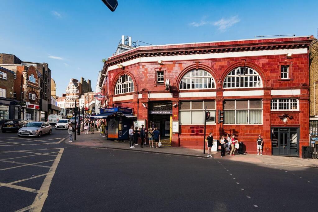 Elegant 1 Bed Apartment- Hampstead Village Holiday home *