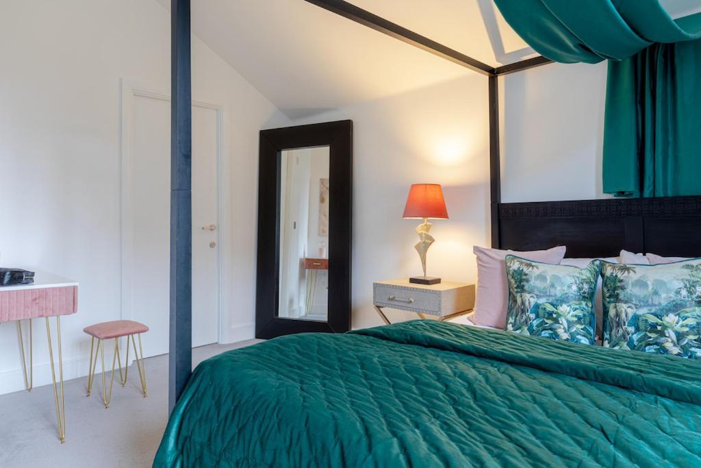 Tower Bridge Luxxe Nomads Lavish Choice For Large Groups - Free Parking London