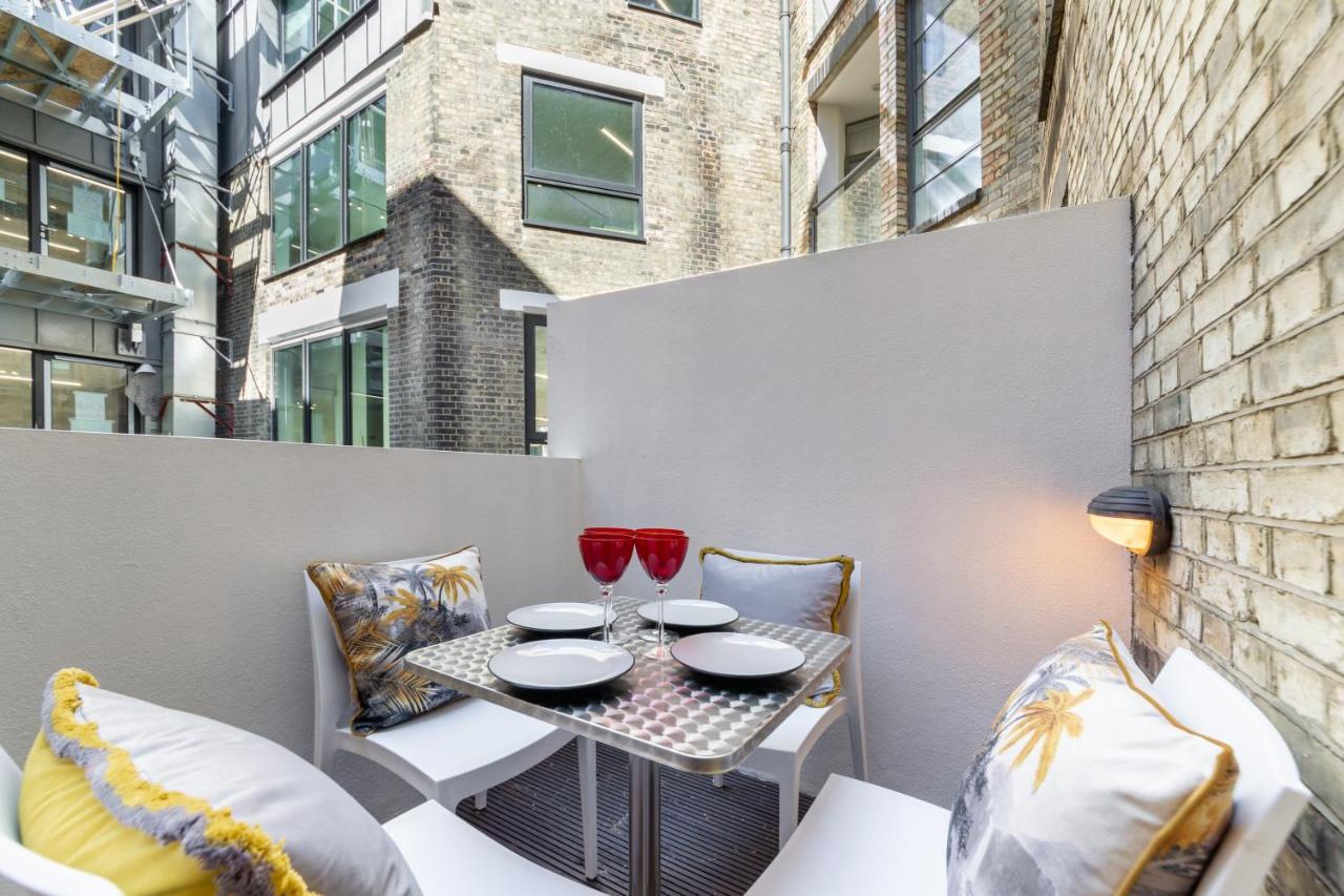 Interior Designer Flat With Two Terraces * London