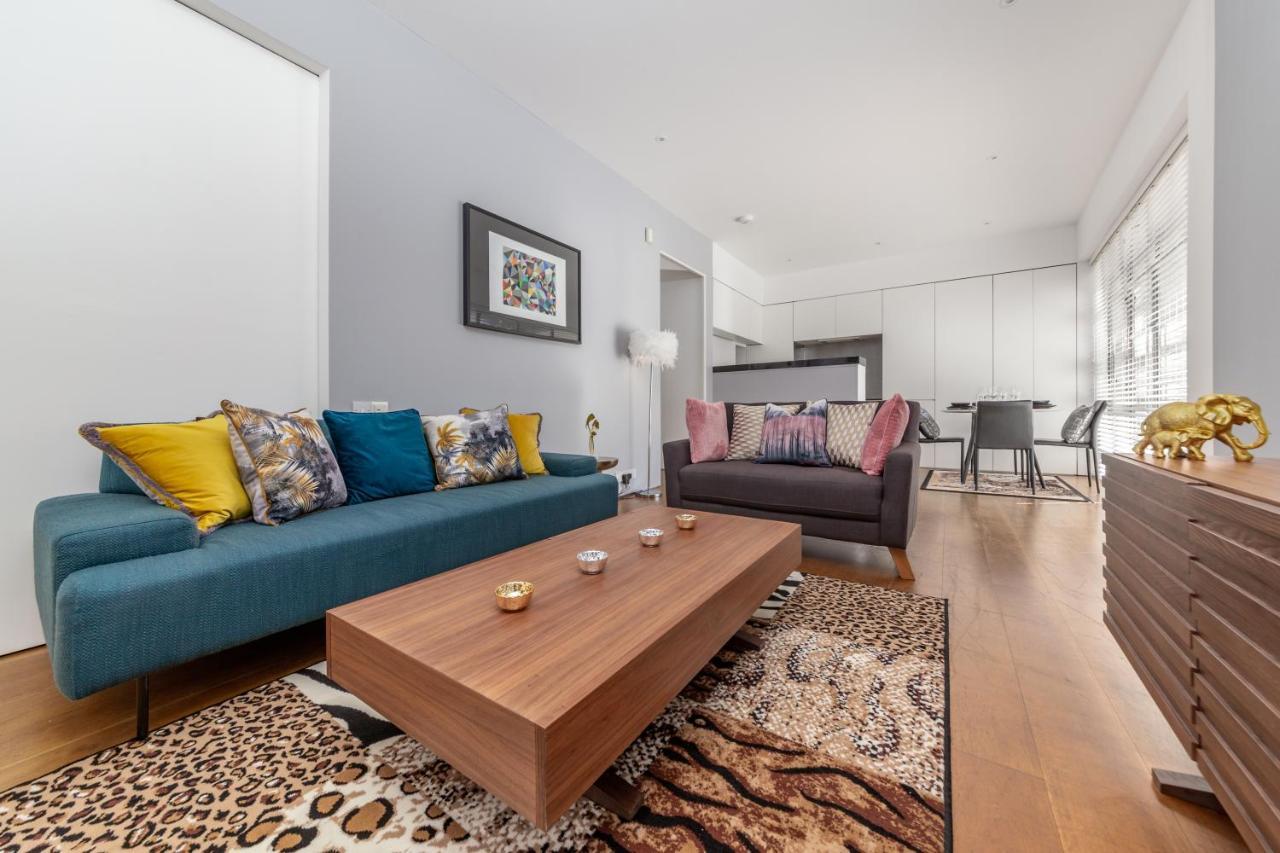 Interior Designer Flat With Two Terraces *