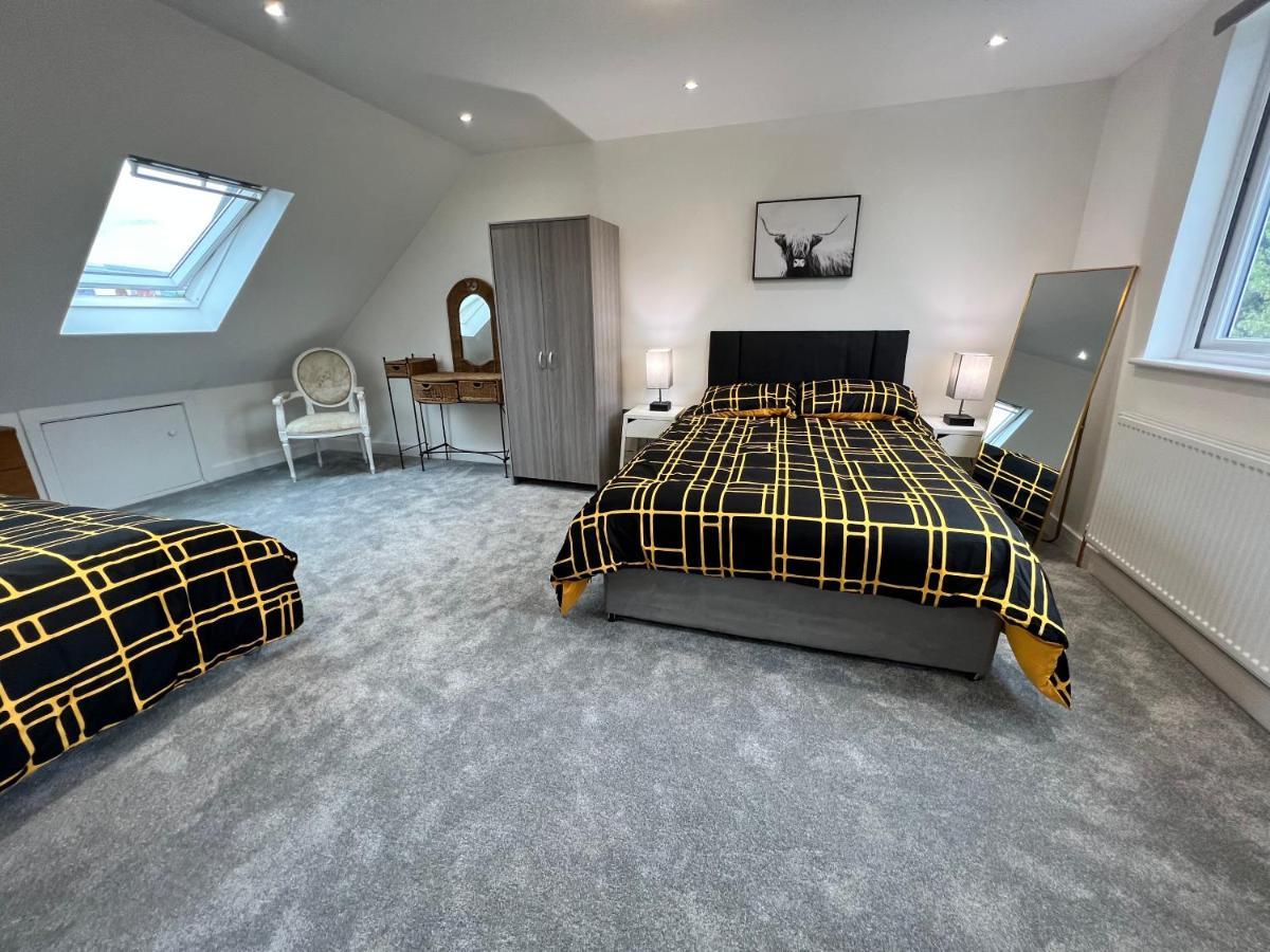 Wembley Stadium 5 Star Brand New Luxury Sleeps 14 With Parking Feriehus