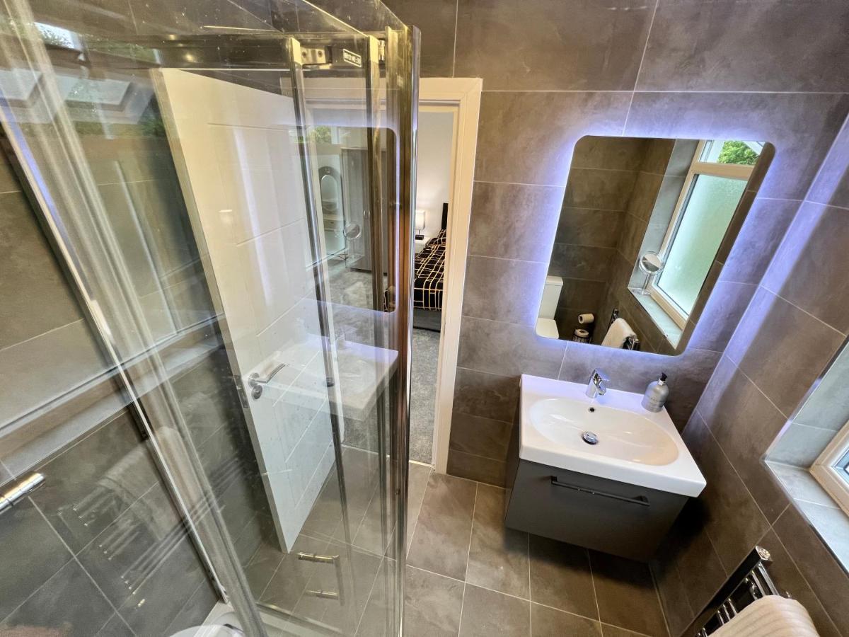 Feriehus Wembley Stadium 5 Star Brand New Luxury Sleeps 14 With Parking London