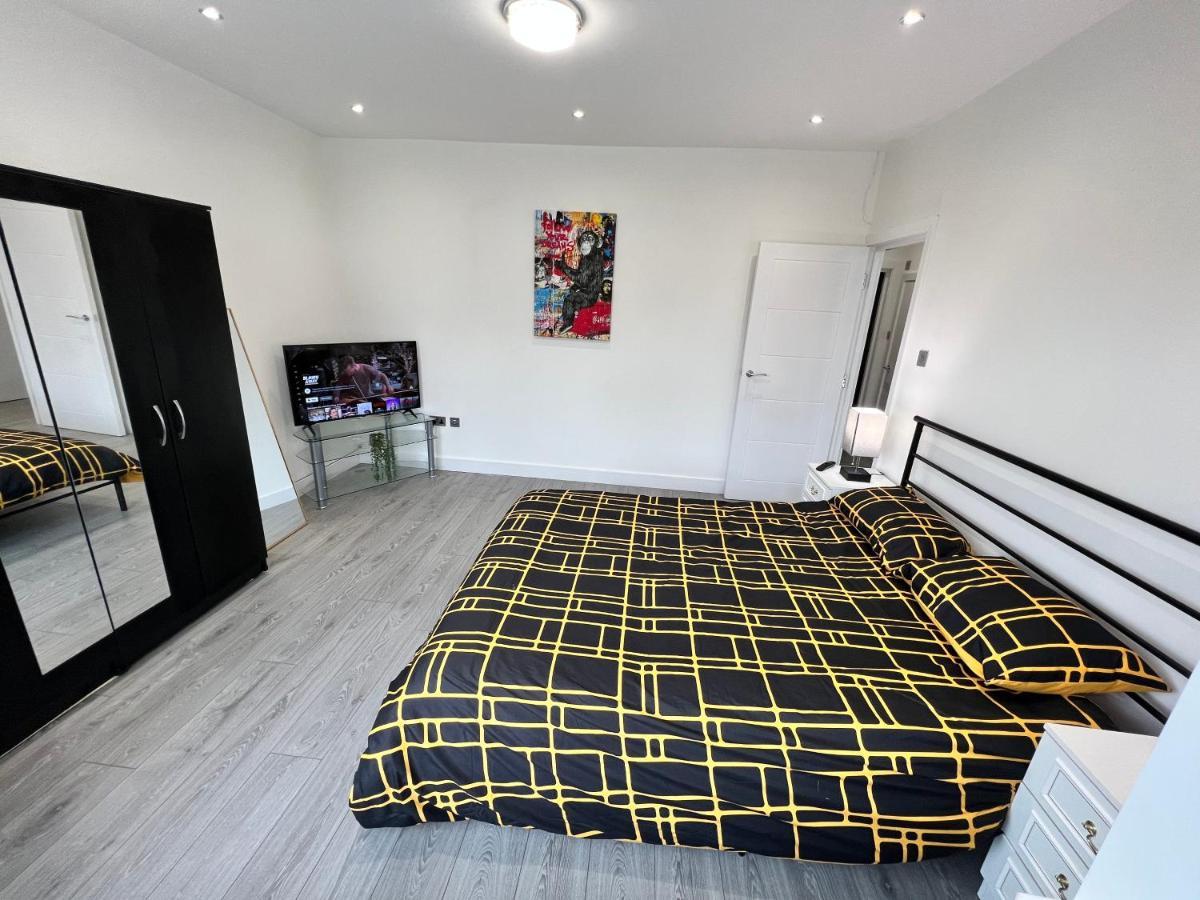 Feriehus Wembley Stadium 5 Star Brand New Luxury Sleeps 14 With Parking London