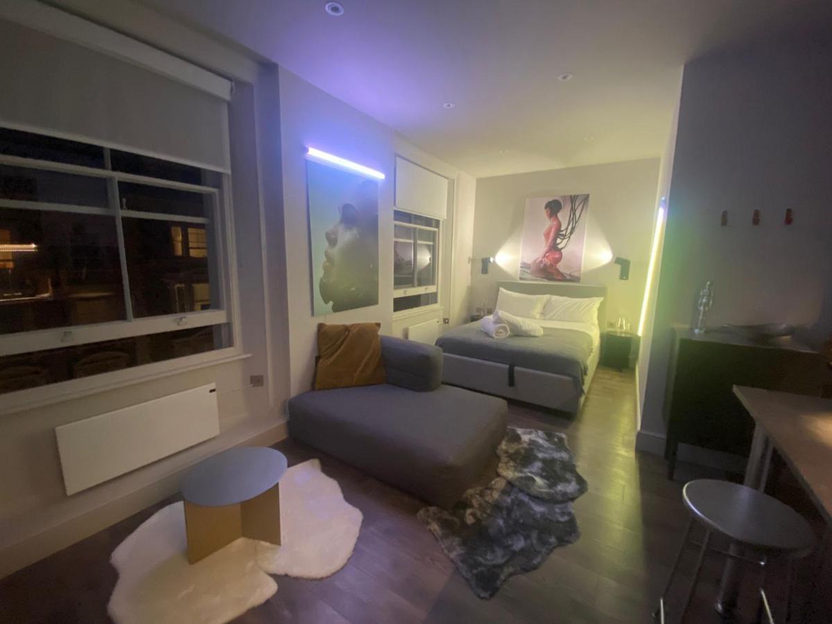 Leilighet New Luxury Cyberpunk 1bed Studio Serviced Notting Hill Free Wifi & Netflix Location Perfect For Solo & Coupled Guests London