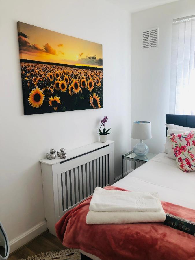Super Location 2, 1min Metro 10 Min From Camden Apartment London