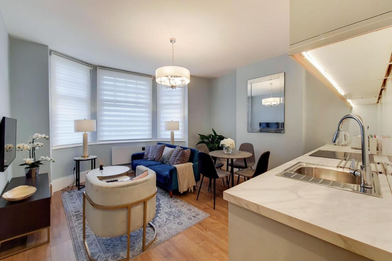 Luxury Art Deco, 2 Bedroom Flat London