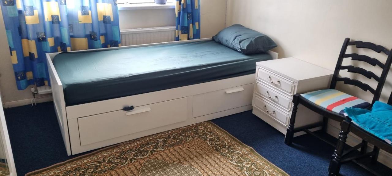 Leilighet Private In Shares Flat Near Heathrow Airport *
