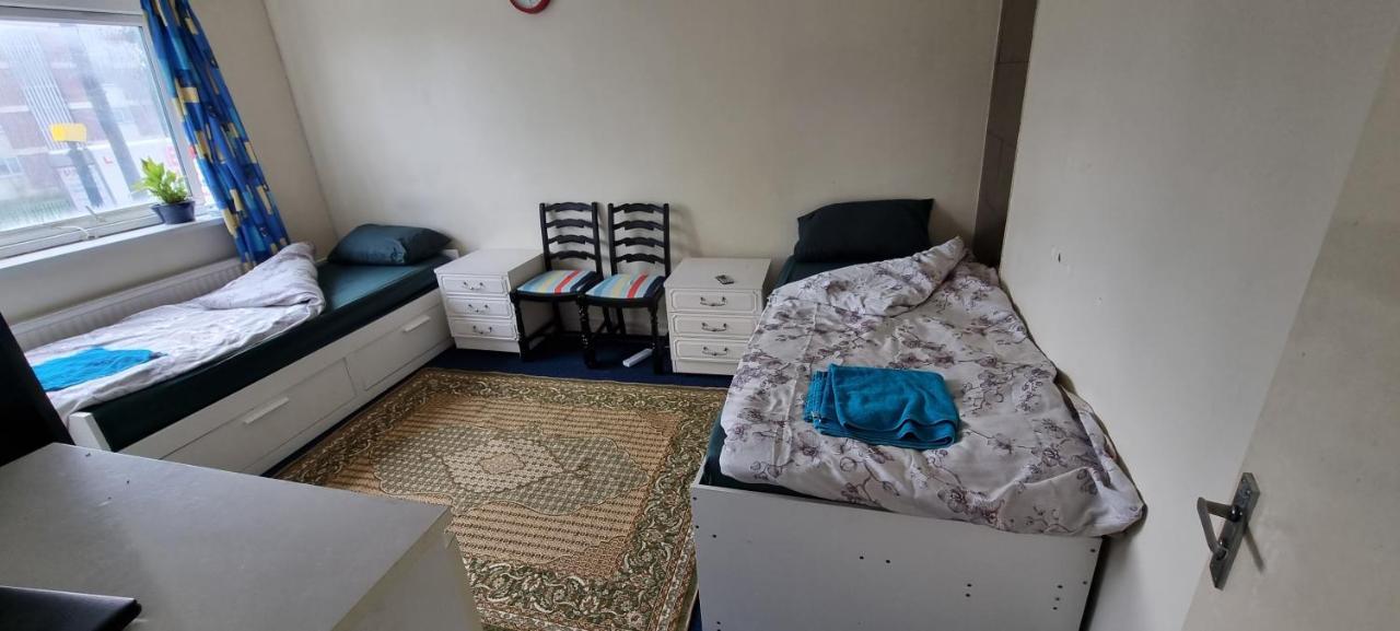 Private In Shares Flat Near Heathrow Airport Leilighet *