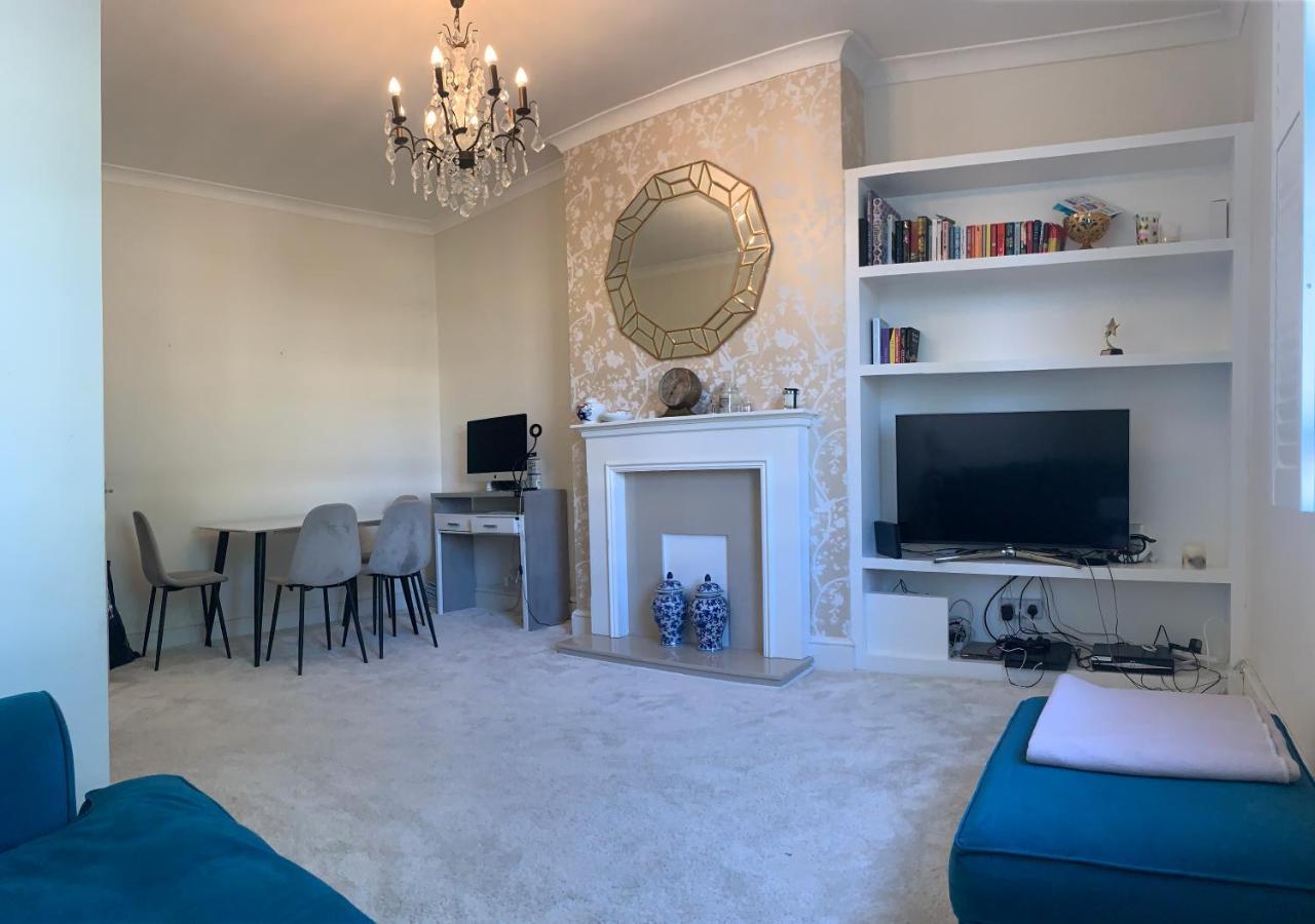 1st Floor Luxury 2 Bedroom 1 Bathroom Hampstead Leilighet